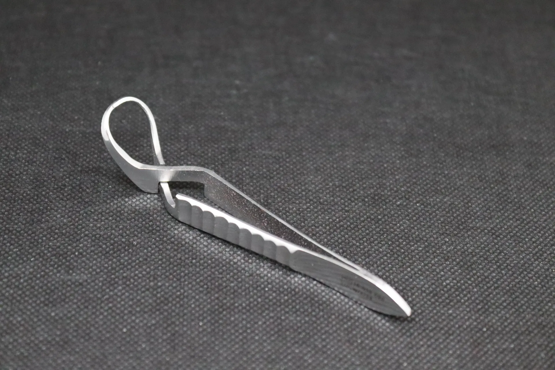 [BF 411] Pince à champs  Shaedel Aesculap 9 CM inox