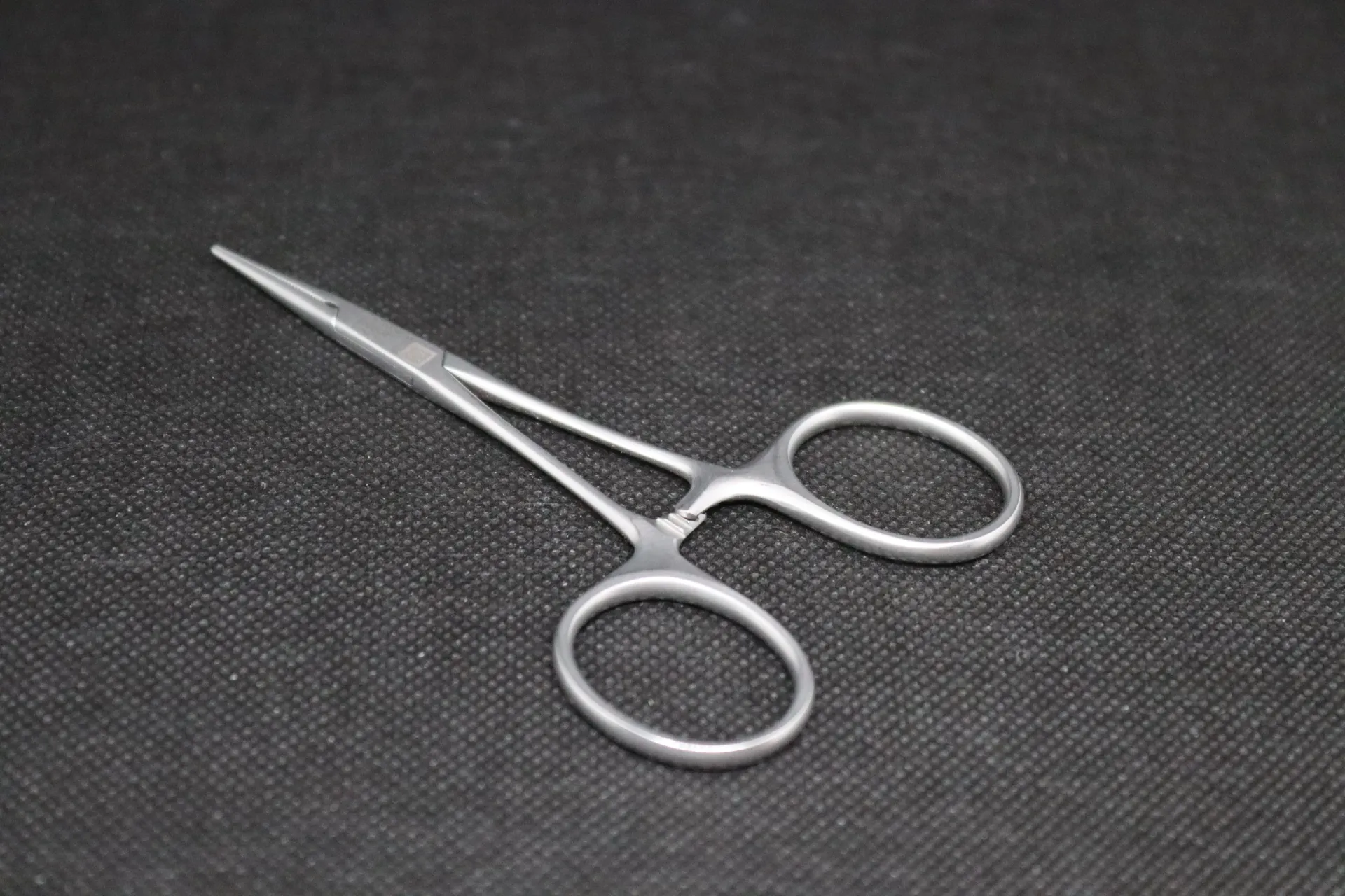 [BH 442 14] Pince chirurgicale hémostatique Erbrich 14 CM droite inox qualité supér.