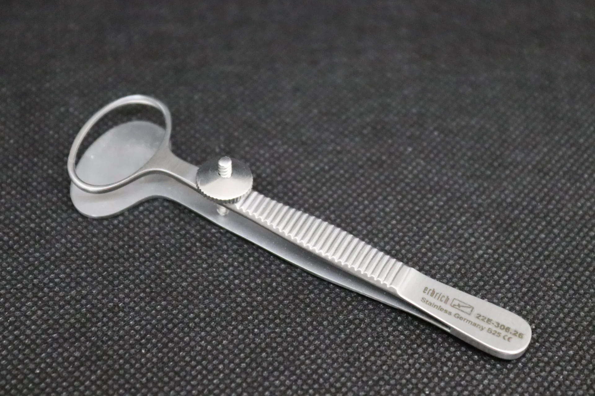 [22E30631] Pince chirurgicale de Chalazion Desmaress 31 mm pour ophtalmologie petits animaux