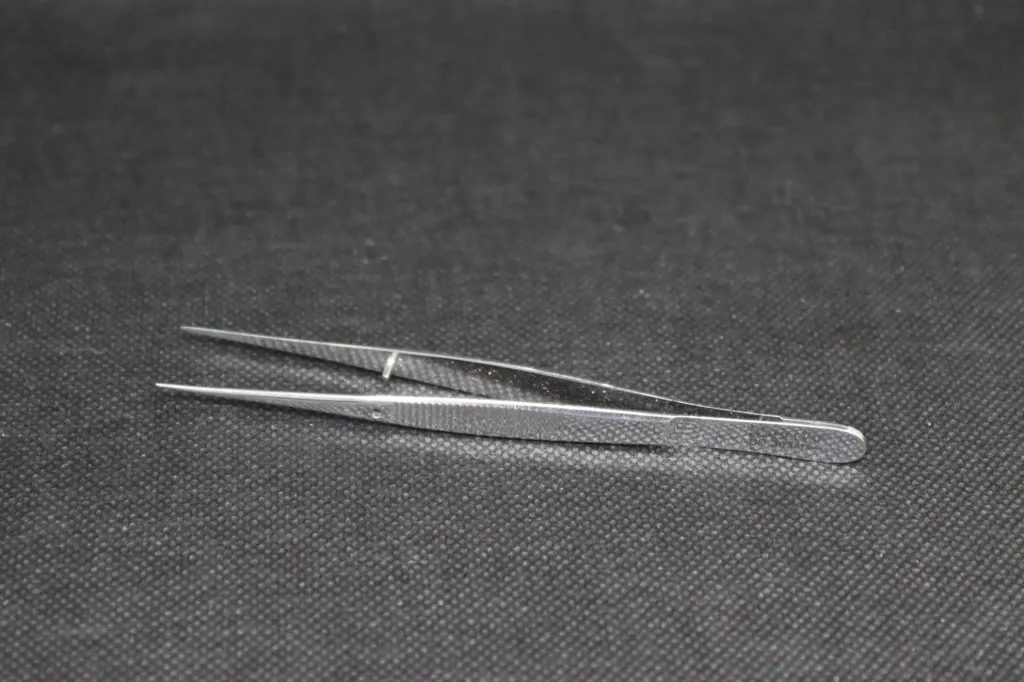 [22E077] Pince chirurgicale à microsocpie droite extra-fine Erbrich inox avec micro-griffe qualité supér.